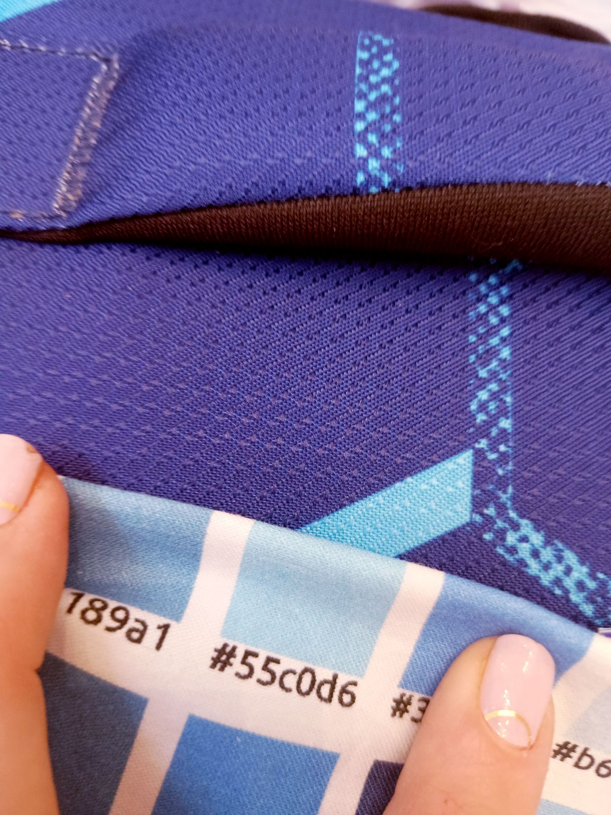 Fußballfieber zum Schulanfang - ,it der Farbkarte immer jede Lieblingsfarbe treffen