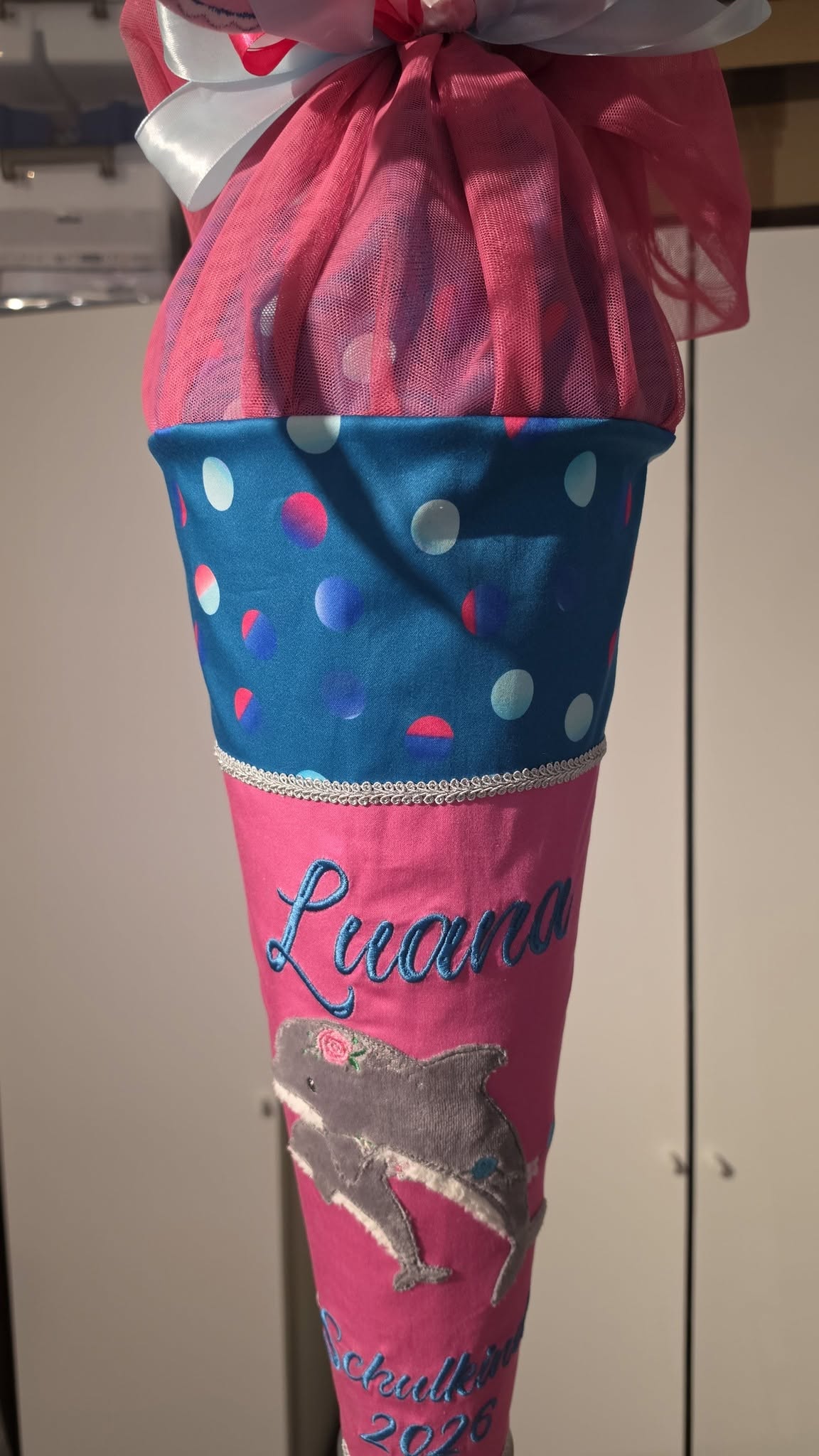 Last-Minute Schultüte selber nähen: Laura zaubert in nur einem Tag ein Einschulungs-Unikat mit Cut & Sew Panel von stoff.love