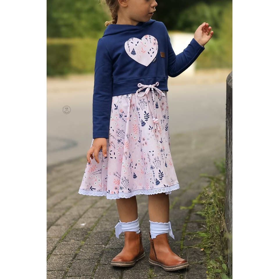 Der Herbst hat zugeschlagen – aber der Girly Sweater ist fertig!