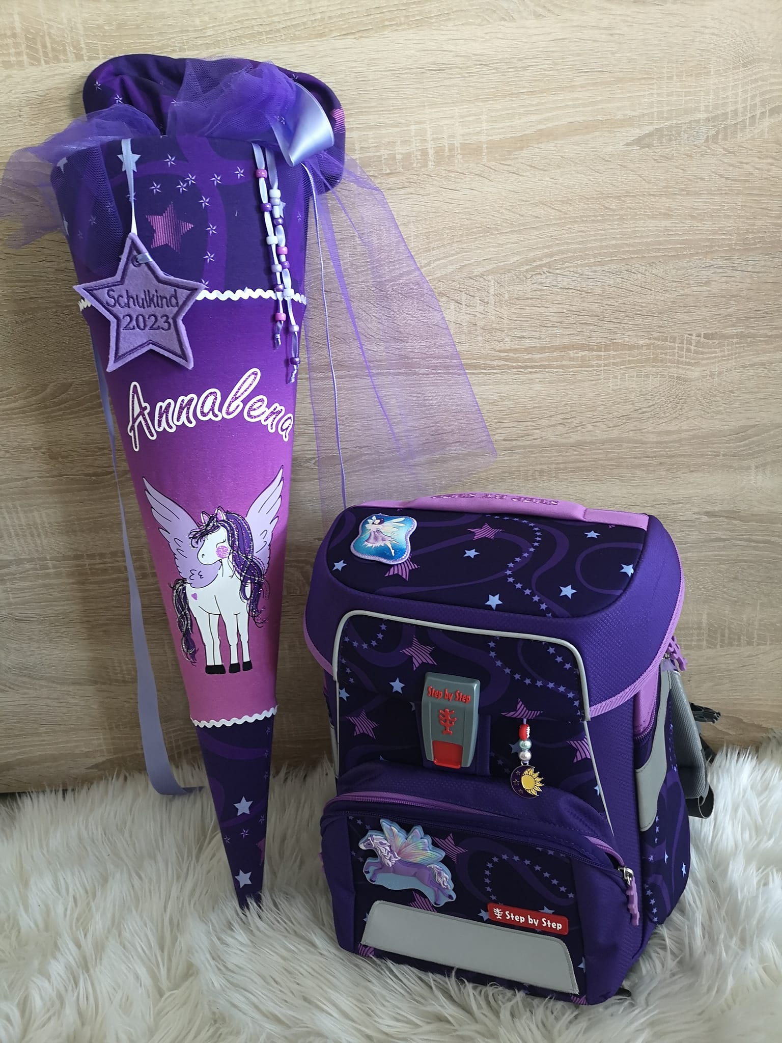 Schultüte mit Farbverlauf und Pegasus