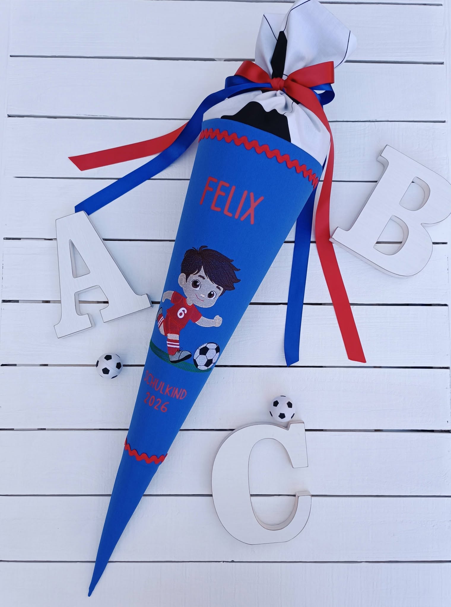 Fußball-Schultüte für einen kleinen Fußballfan – individuell genäht von Julchens Lieblingsstücke