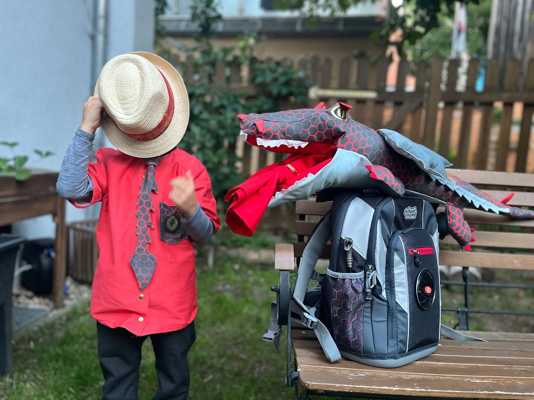 Ein außergewöhnliches Drachen-Outfit zum Schulanfang 